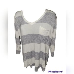 So Lightweight Striped Pocket V Neck Super Soft Shirt sz L